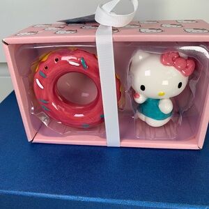 HELLO KITTY w/ DONUT float Ceramic Salt & Pepper Shakers NEW In Box Collectible